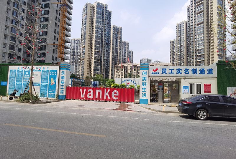 公司塔吊出租之佳邦建設萬(wàn)科魅力之城3.3期項目竣工